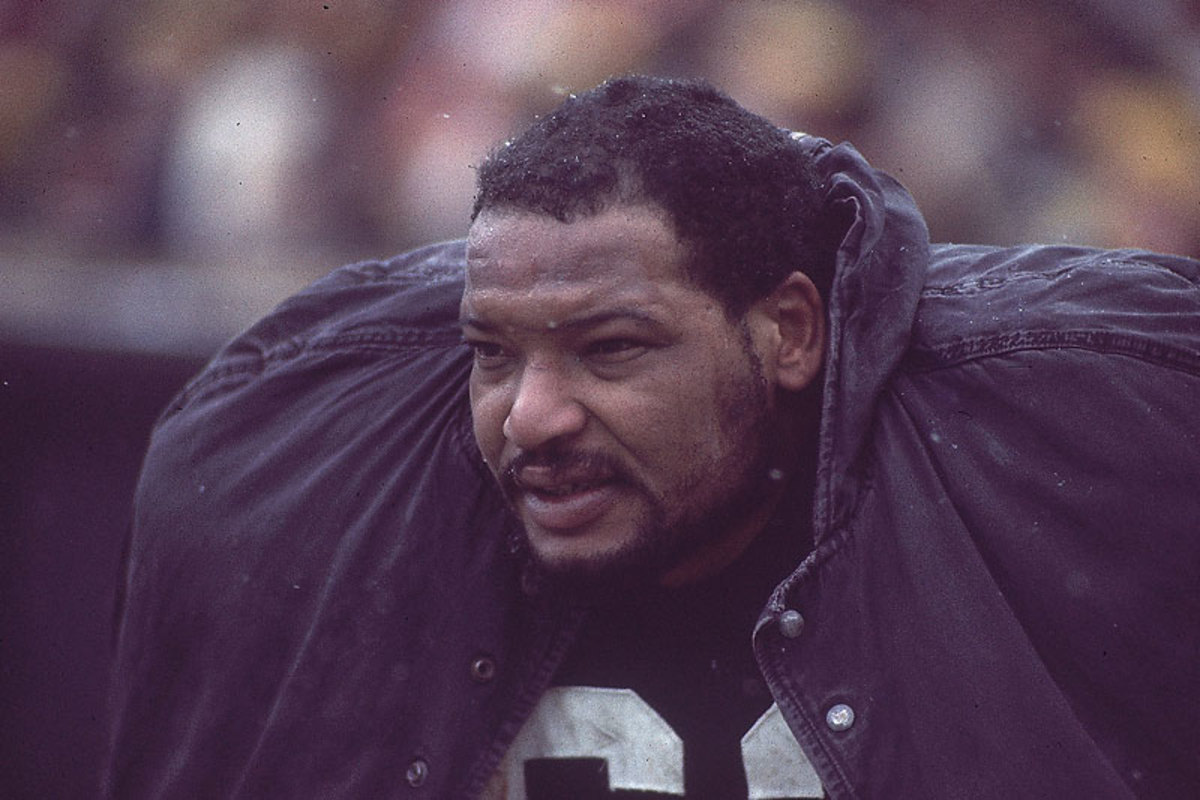 ernie-holmes-010476-2-wi.jpg